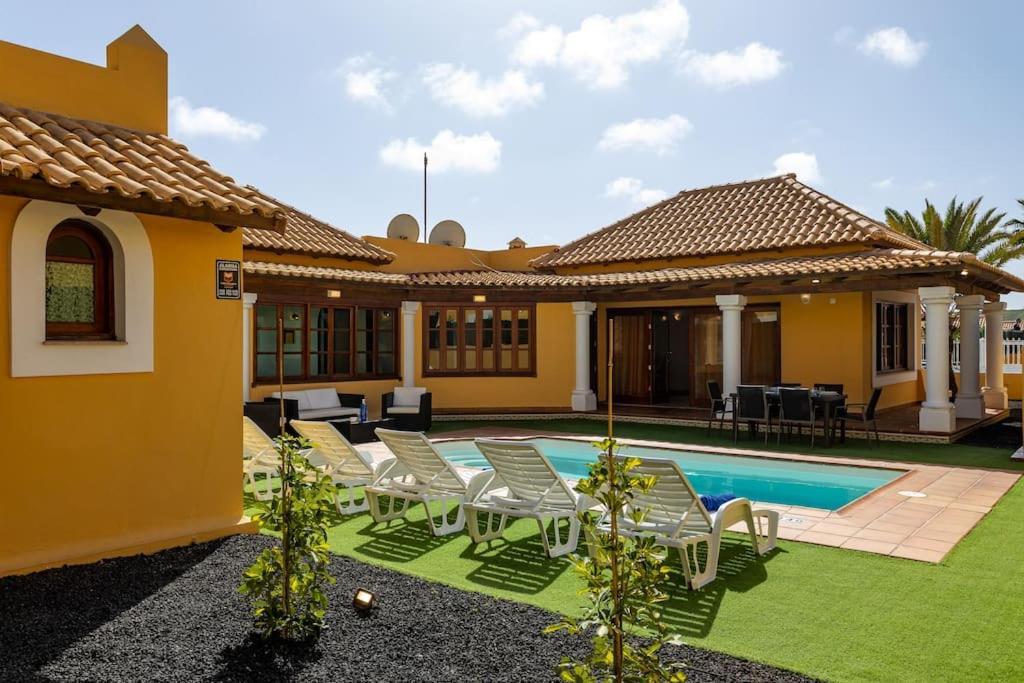 Villa Helen - Heated Pool Wifi Smarttv Barbecue Corralejo Eksteriør bilde
