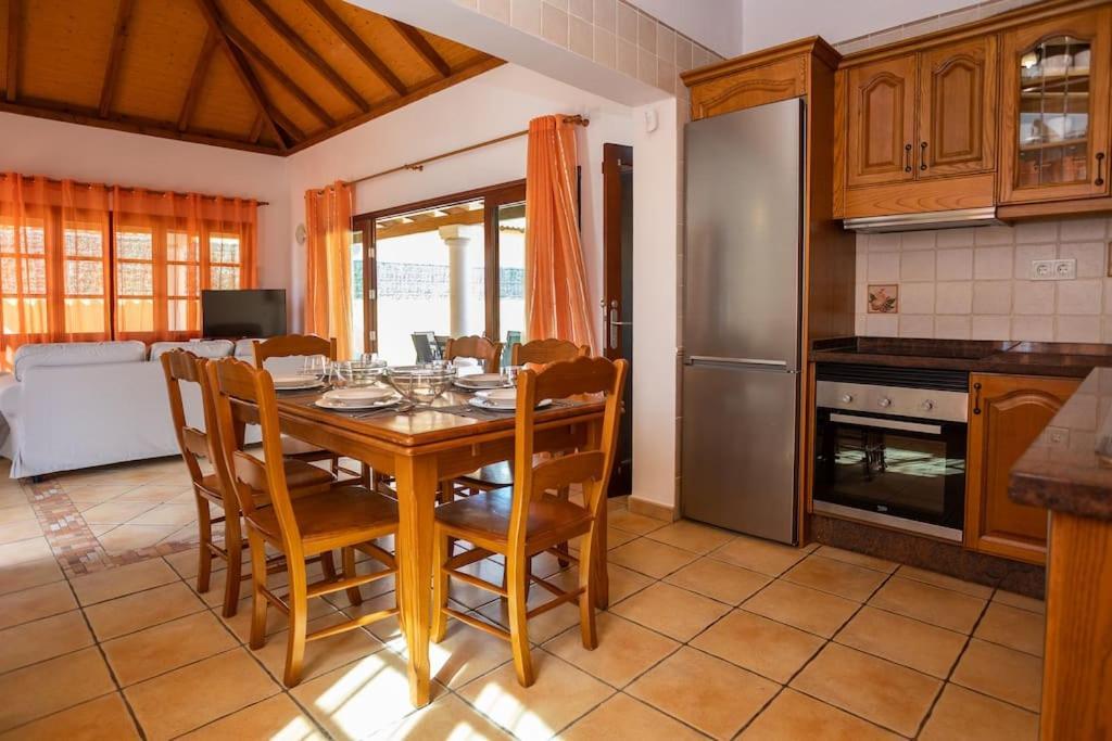 Villa Helen - Heated Pool Wifi Smarttv Barbecue Corralejo Eksteriør bilde
